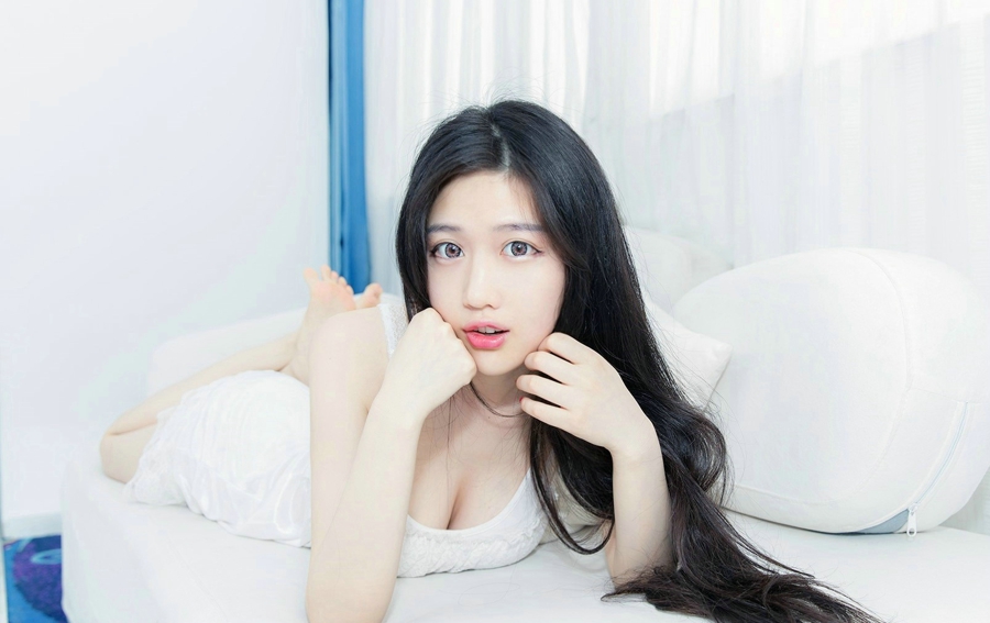 巨乳美女私房情趣睡衣大胆尺度妩媚写真
