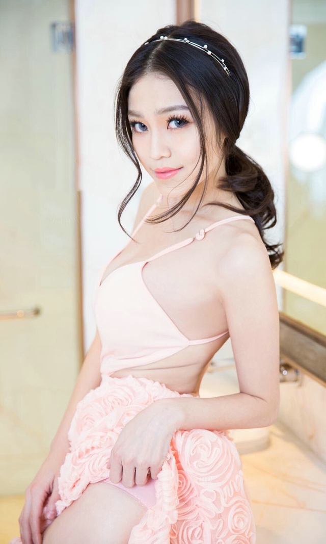 粉嫩妹纸Gimini私房美胸可爱写真诱惑迷人