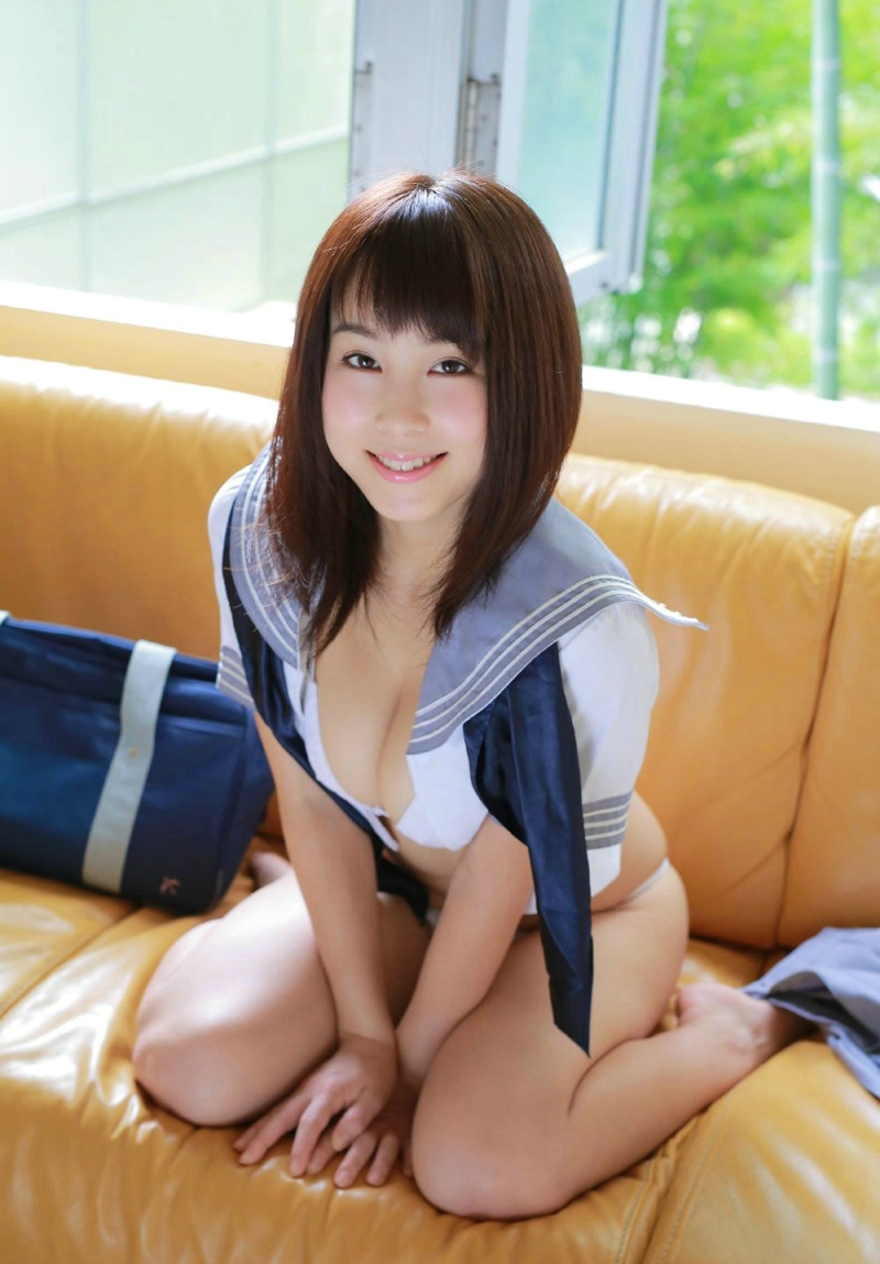 甜美制服短发学生妹巨乳靓丽气质无限