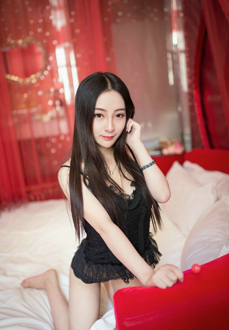 诱人美女私房美胸内衣极致诱惑写真