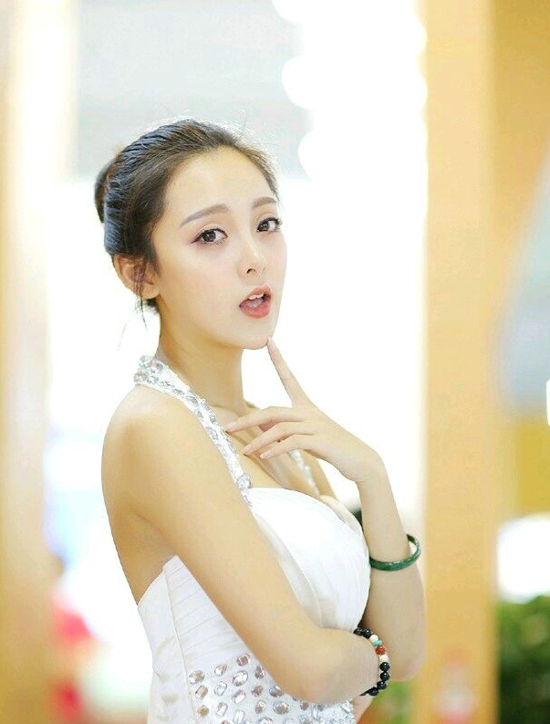 天然美女清新性感粉嫩阳光活力极致动人