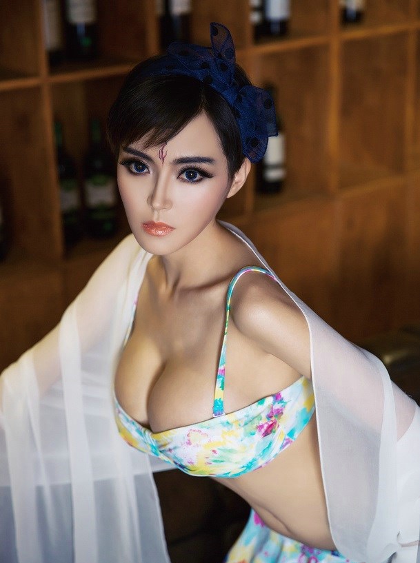 巨乳性感女神潘春春私房内衣妖娆浓妆诱惑写真