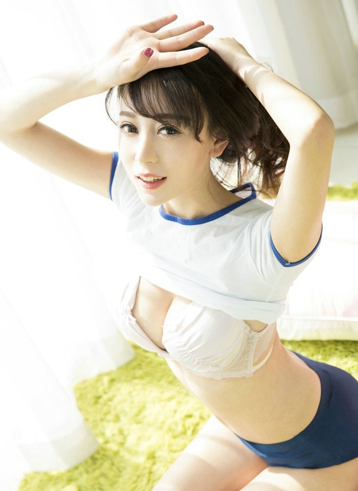 清纯私房女神内衣私房照俏丽美臀令人神往