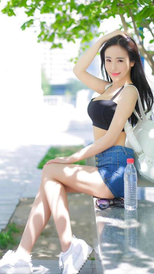 令人看过之后一见钟情的高挑性感美女