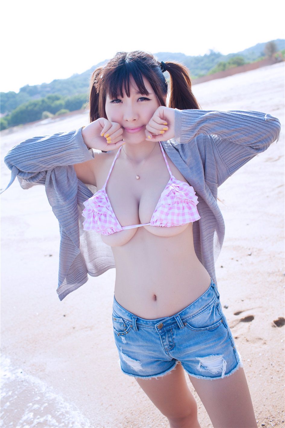 美女晓茜海边比基尼性感巨乳诱惑写真(5)--东方金报网|http:www.dfjb.net