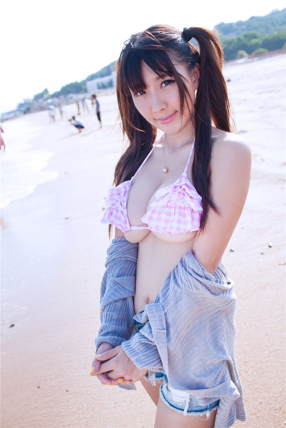 美女晓茜海边比基尼性感巨乳诱惑写真