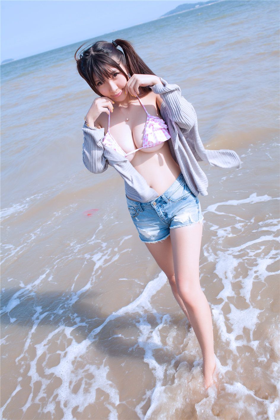 美女晓茜海边比基尼性感巨乳诱惑写真