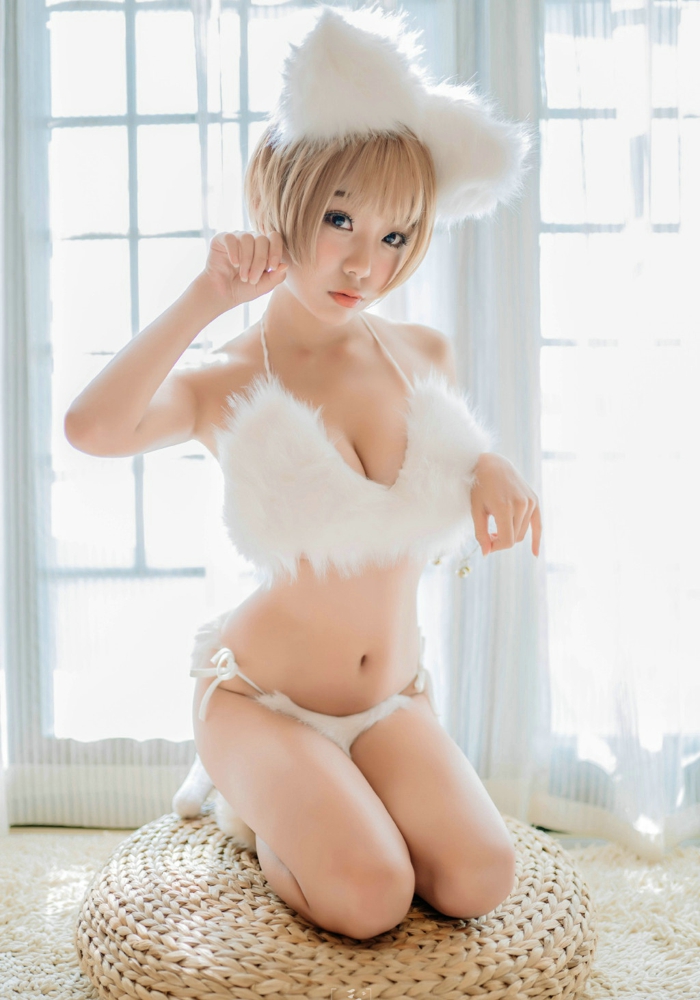 可爱俏皮猫女郎甜美诱惑爆乳波涛汹涌