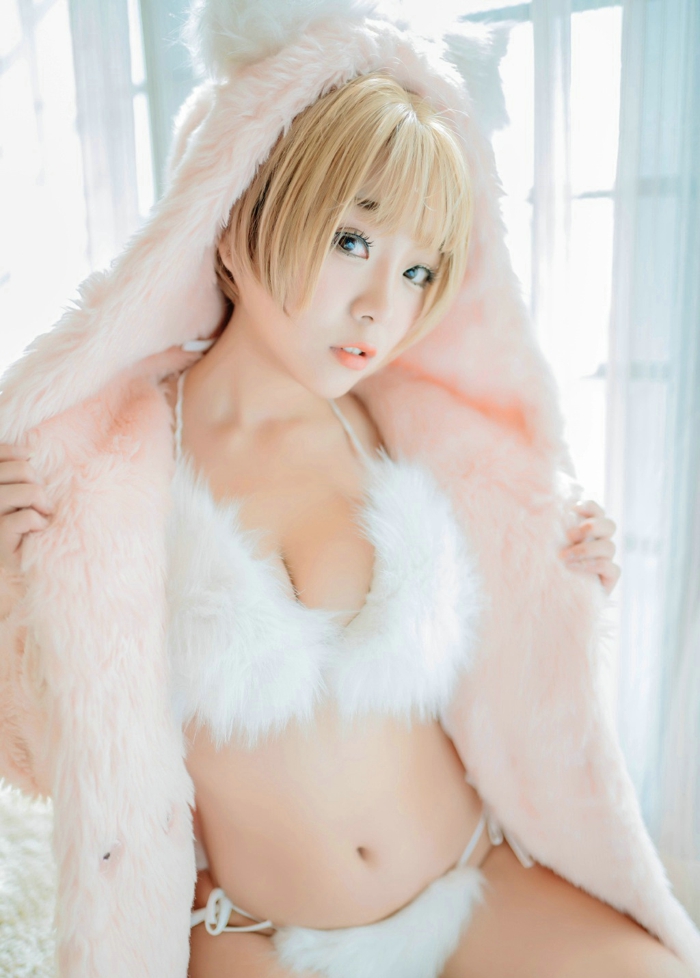 可爱俏皮猫女郎甜美诱惑爆乳波涛汹涌