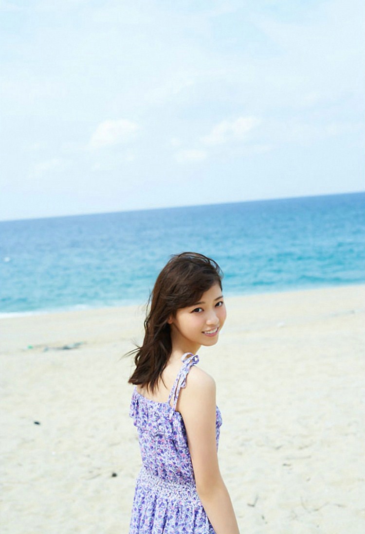 日系美少女西野七濑沙滩薄纱裙写真