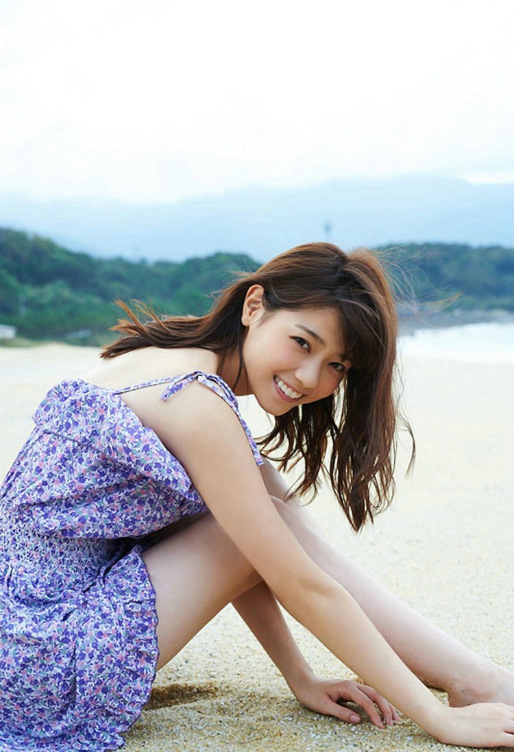 日系美少女西野七濑沙滩薄纱裙写真