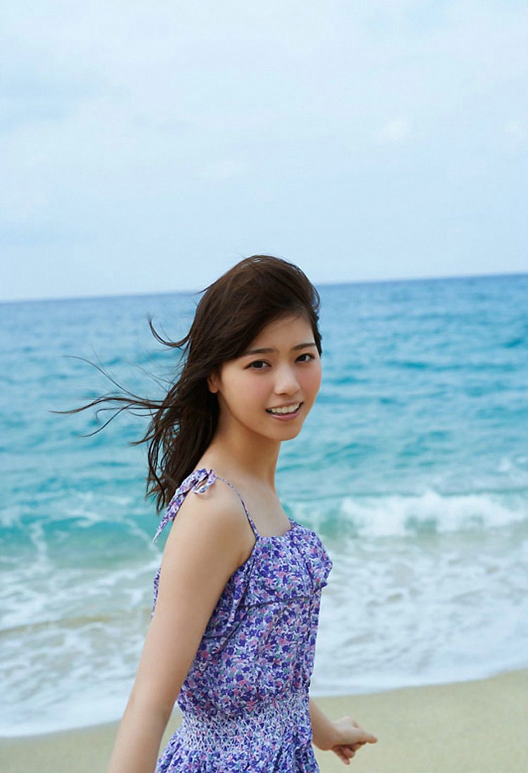 日系美少女西野七濑沙滩薄纱裙写真