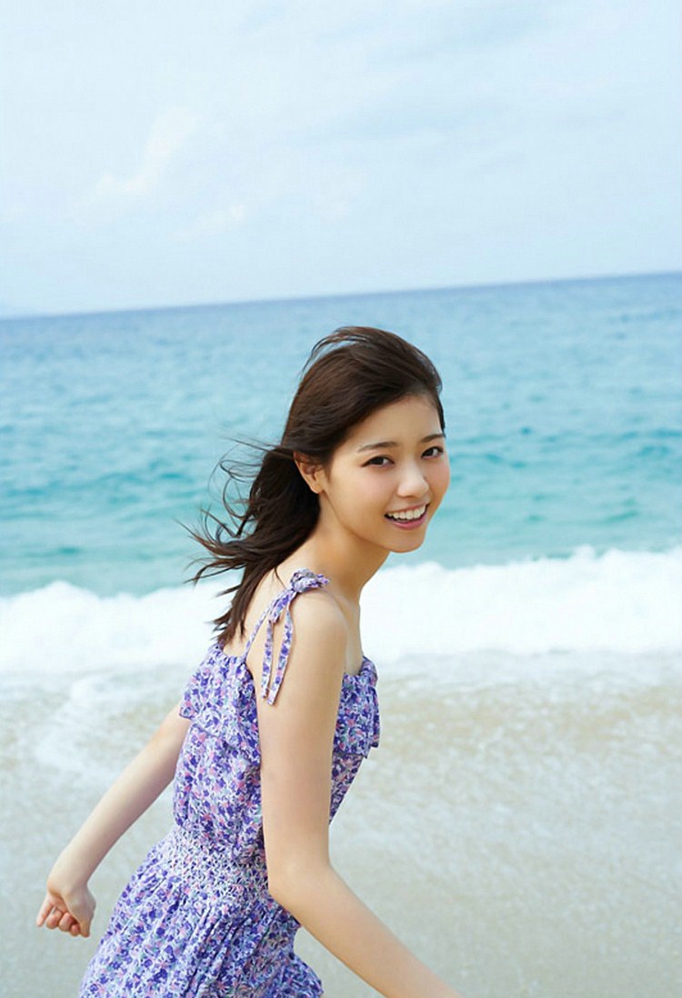 日系美少女西野七濑沙滩薄纱裙写真