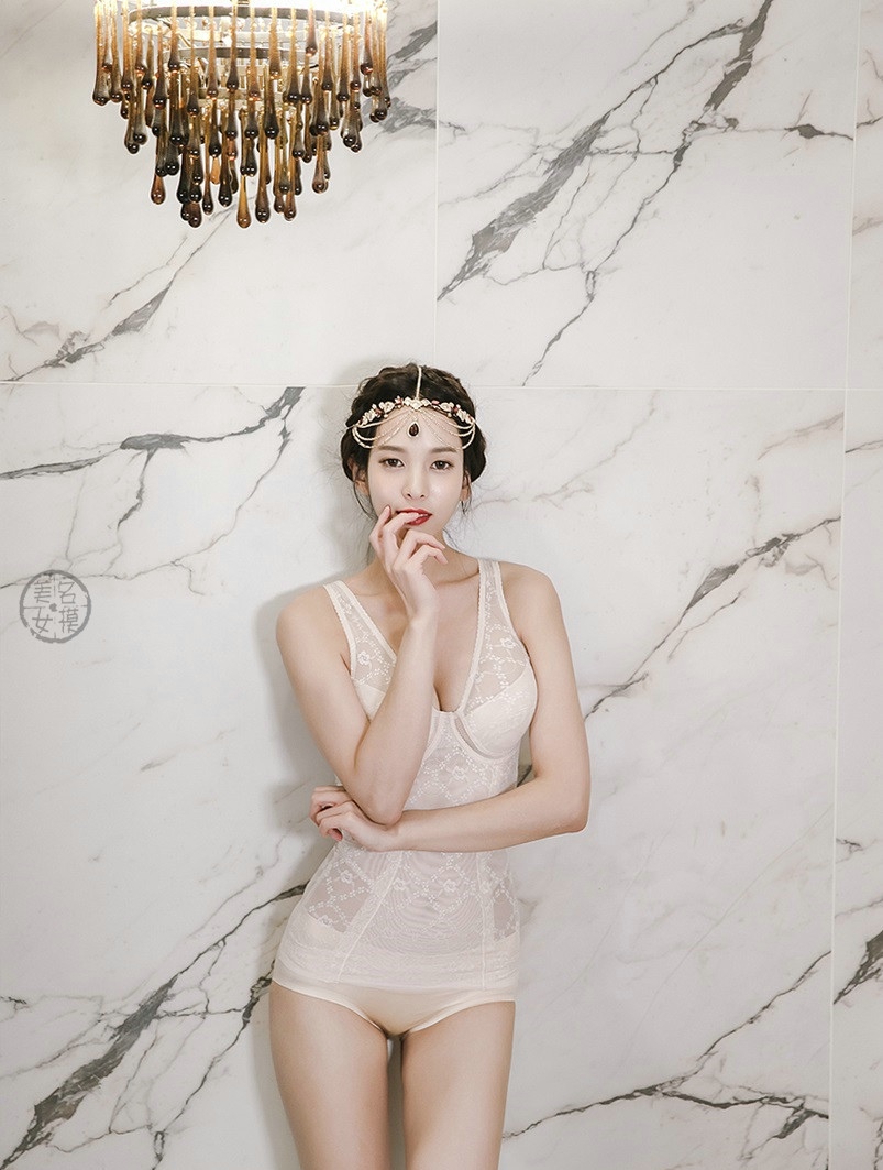 公主头型塑身内衣美女妖娆身段诱惑写真