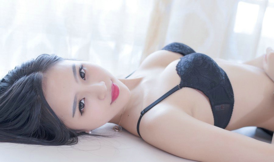私房内衣爆乳女神妖娆网袜阳光动人