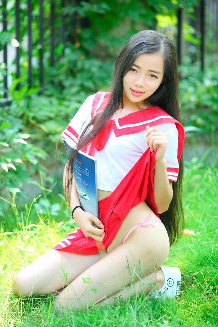 性感美女蔻蔻户外性感写真湿身诱人不止