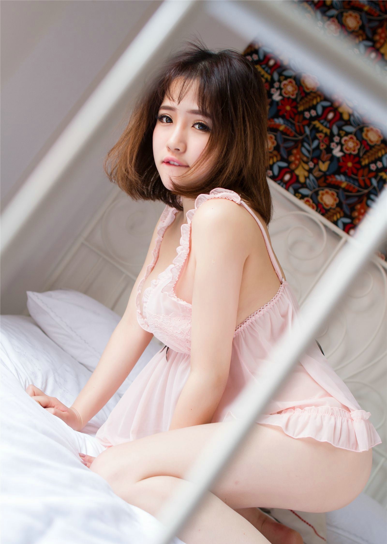 私房短发粉嫩女神cake小甜心风韵养眼写真