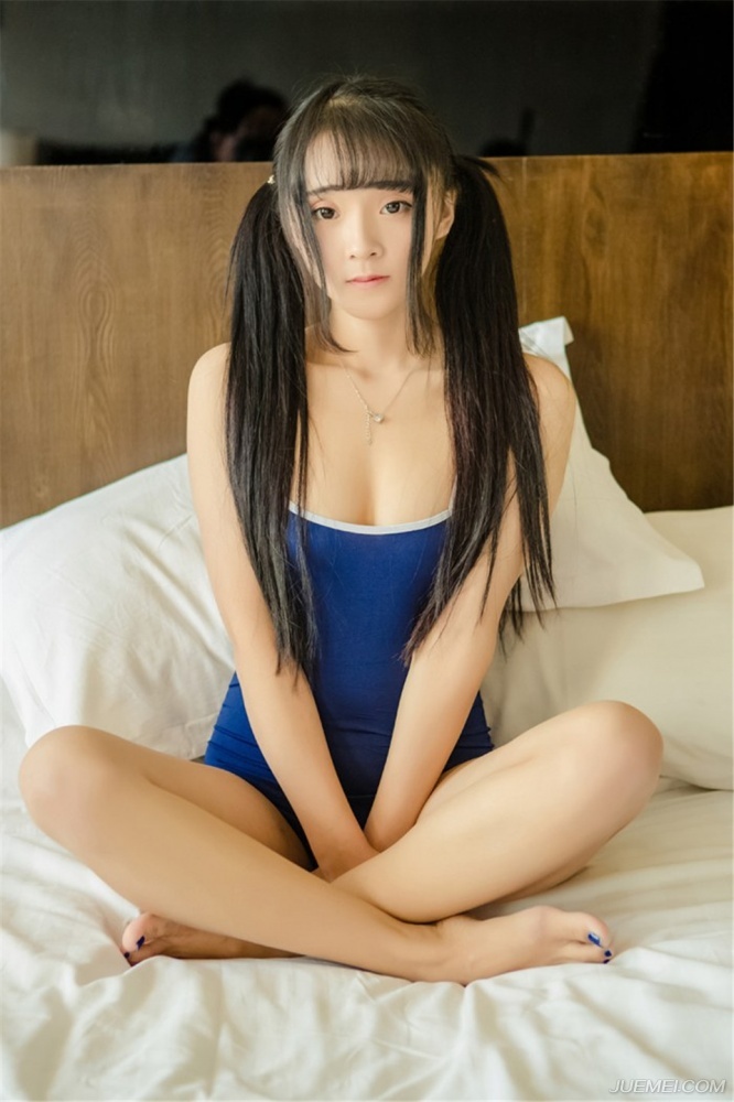 双马尾兔宝宝少女的美乳私房写真