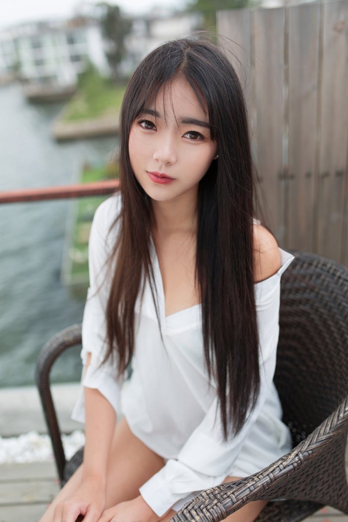 美女嫩模可乐Vicky户外内衣写真性感迷人写真