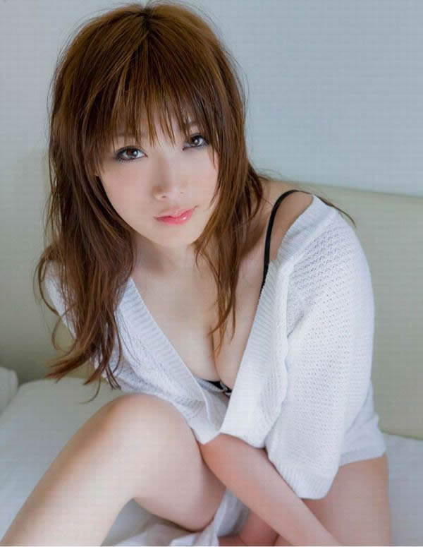 性感美娇娘白衣诱人美胸妖娆写真