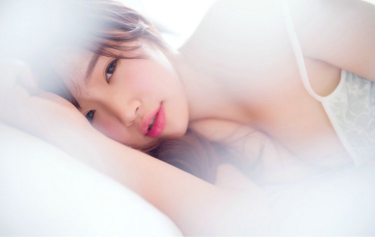 私房豪乳妹丰满巨胸特写朦胧性感写真