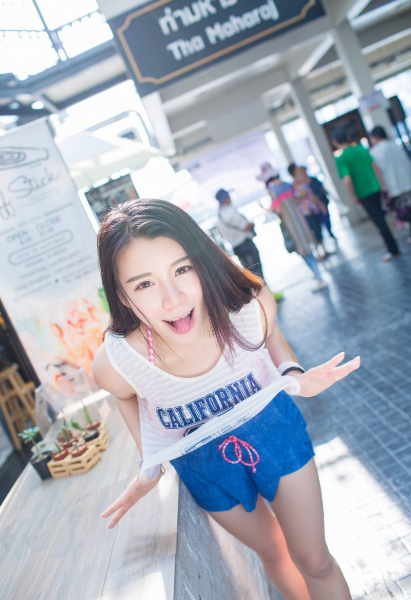 性感迷人美女嘉宝贝儿清新旅拍丰满魅力写真