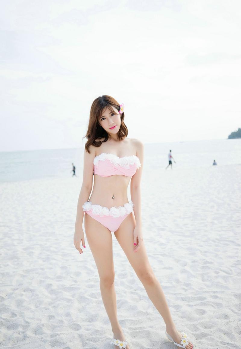 短发美女陈天扬沙滩比基尼写真性感迷人写真