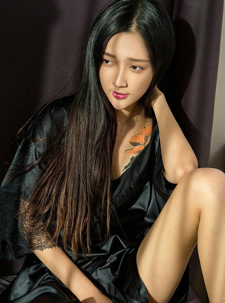 私房美胸气质女神翘臀美乳极致诱惑写真