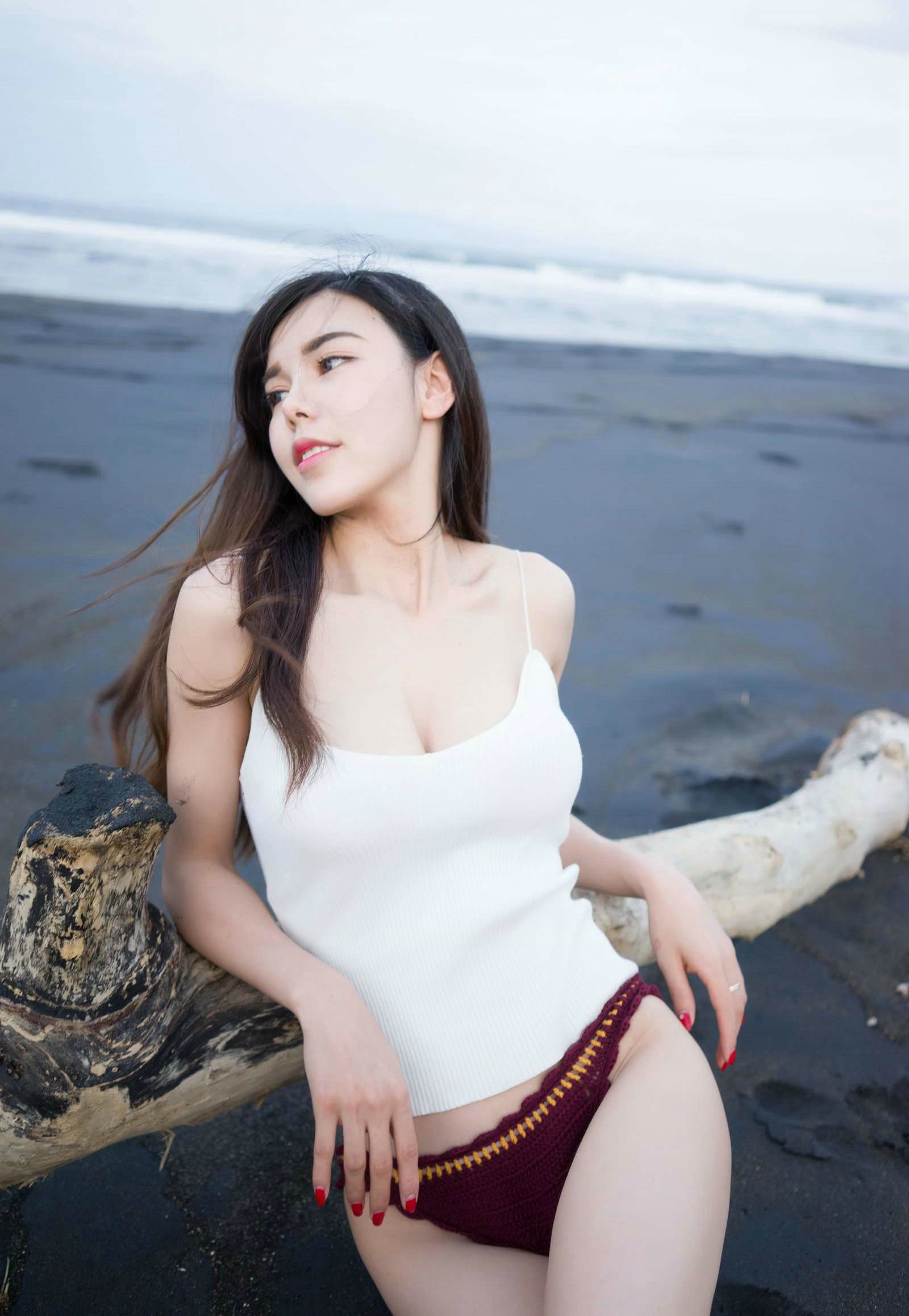 魅妍社美女模特沈佳熹玲珑有致巴厘岛写真
