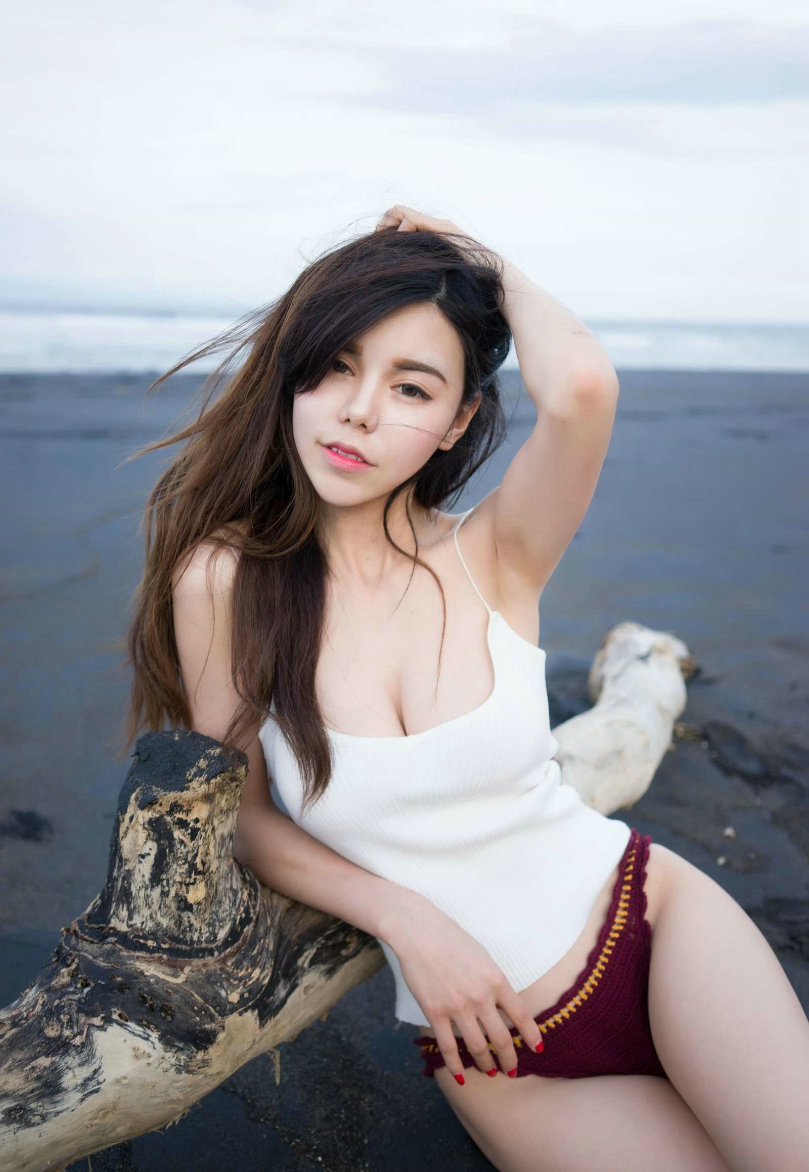 魅妍社美女模特沈佳熹玲珑有致巴厘岛写真