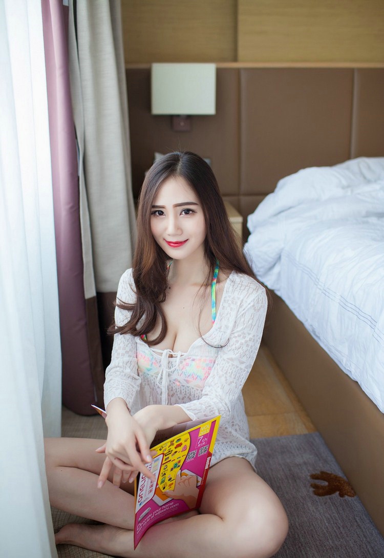 极品美女SISY思嫩白玉体清纯美胸写真