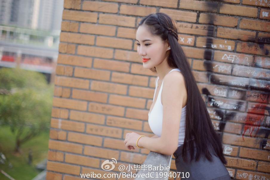 性感女神小毕毕Barbie比基尼私房照性感迷人