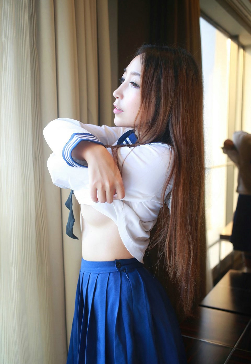 性感女神黄歆苑各类制服丰满遮不住的异域风情