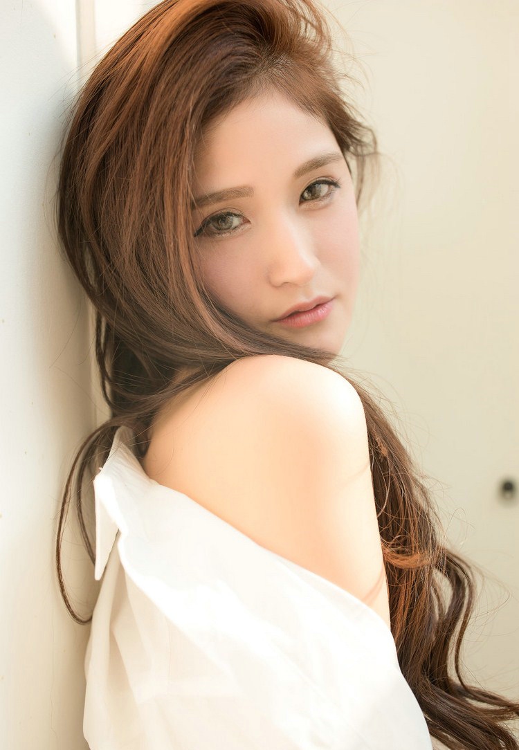 美胸电眼美女私房穿白衬衫内衣诱惑写真
