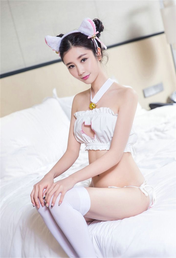 头条女神苏凉扮甜美可爱小猫真人俏皮写真