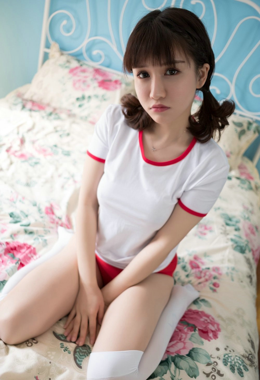 90后小美女傲娇萌萌体操服可爱靓丽私房照写真
