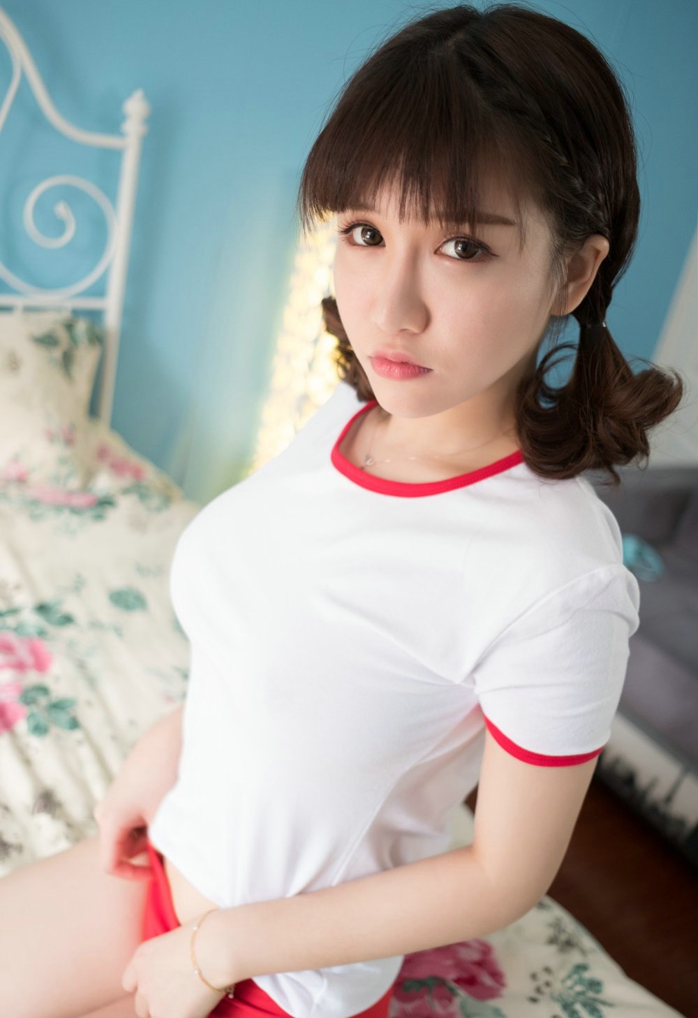 90后小美女傲娇萌萌体操服可爱靓丽私房照写真