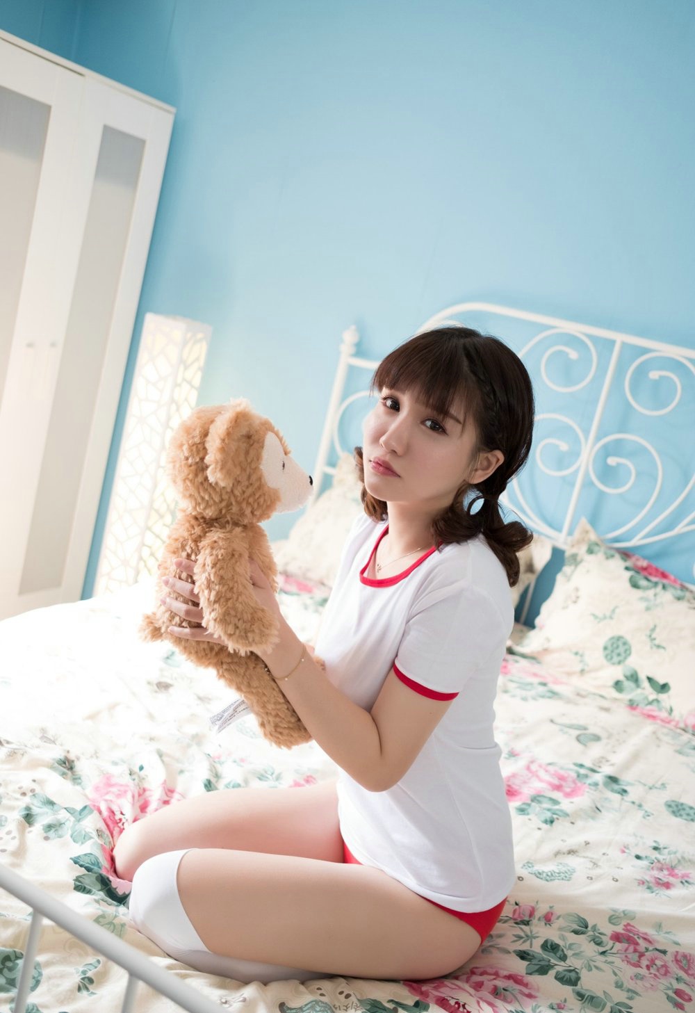 90后小美女傲娇萌萌体操服可爱靓丽私房照写真