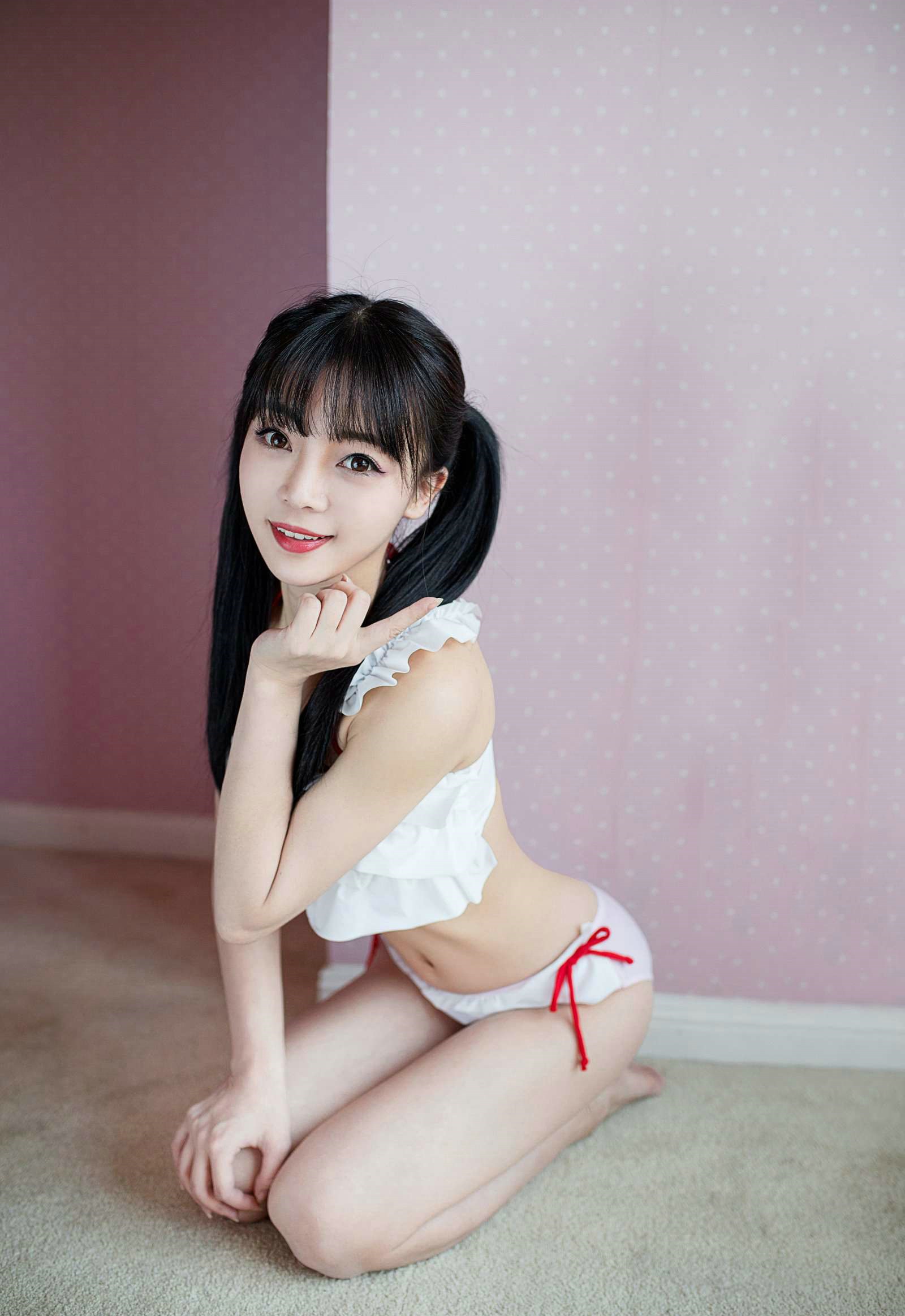 秀人网美女模特Mio莉莉丝粉色的初恋性感写真
