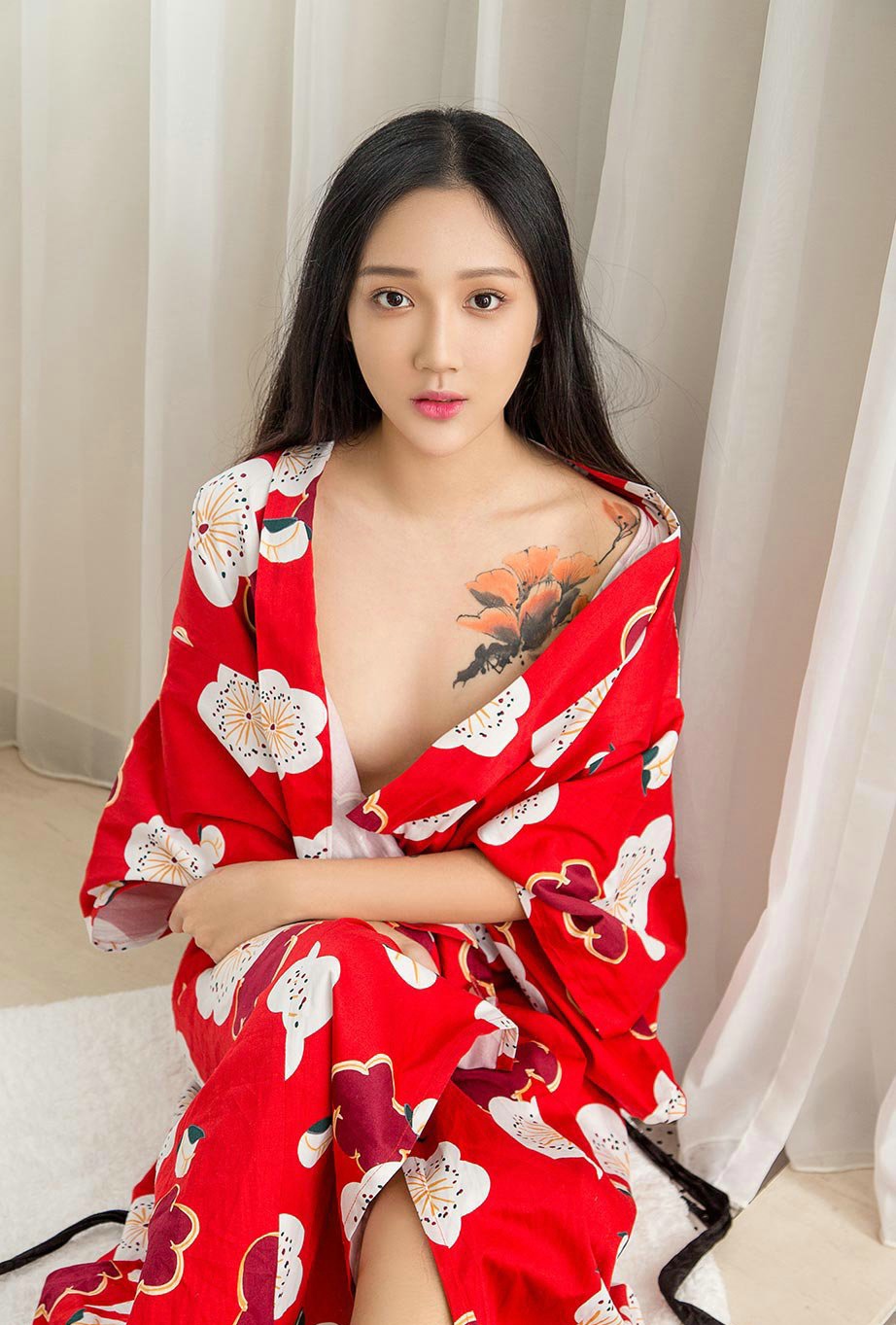 极品美女模特唐璐性感美乳私房照图片写真