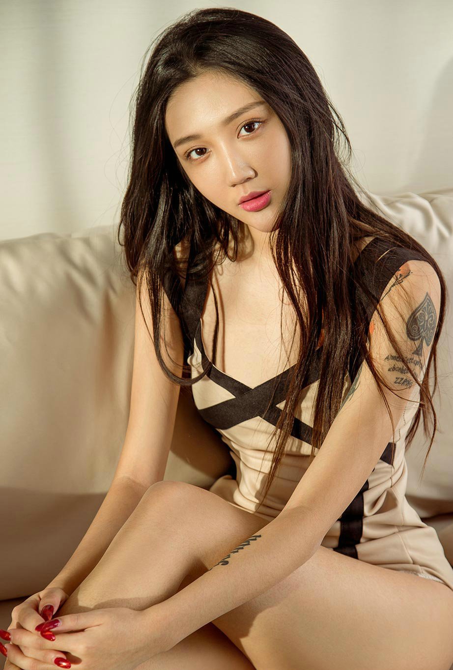 极品美女模特唐璐性感美乳私房照图片写真
