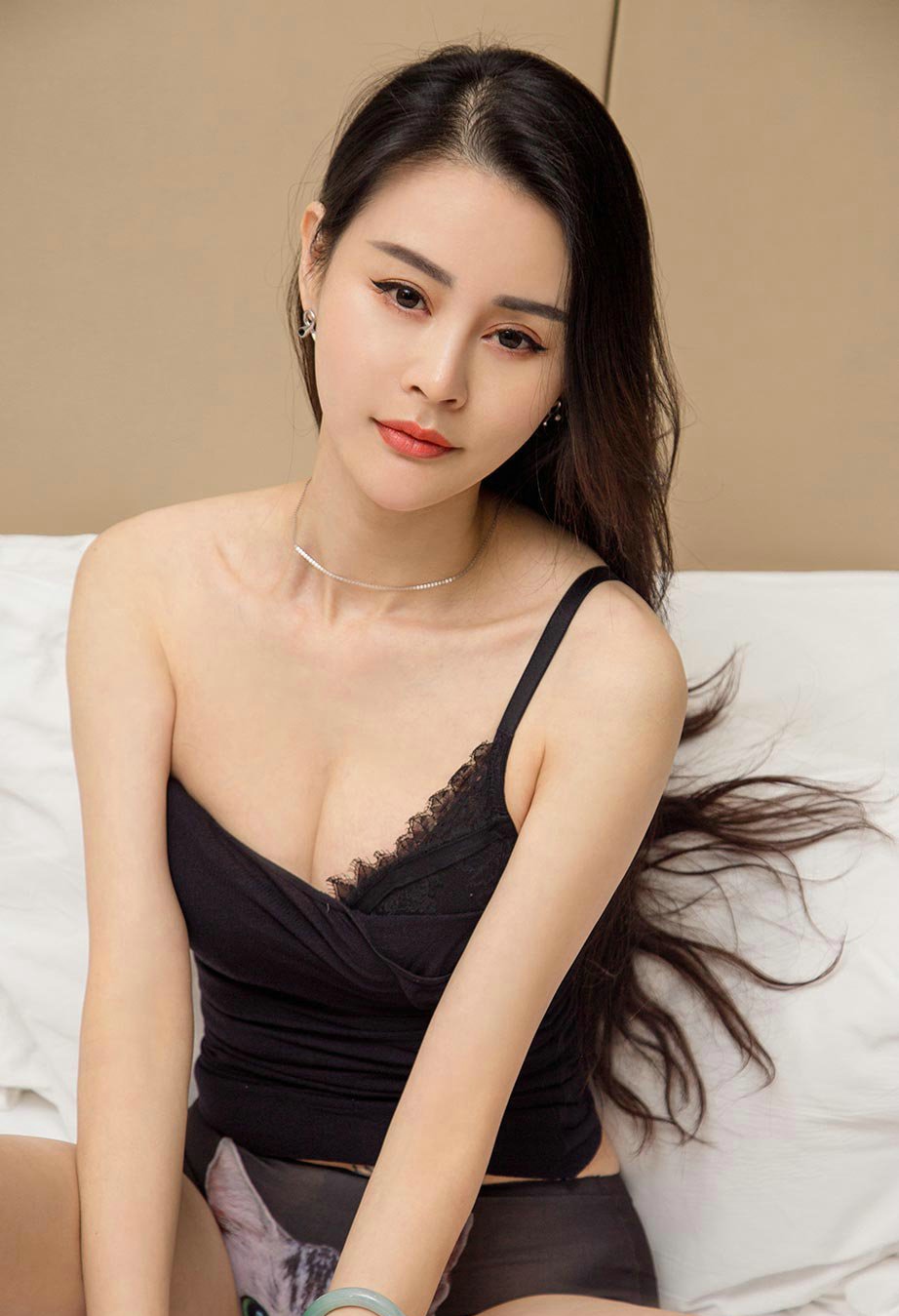 御姐型美女吉祥祥私房性感写真图片