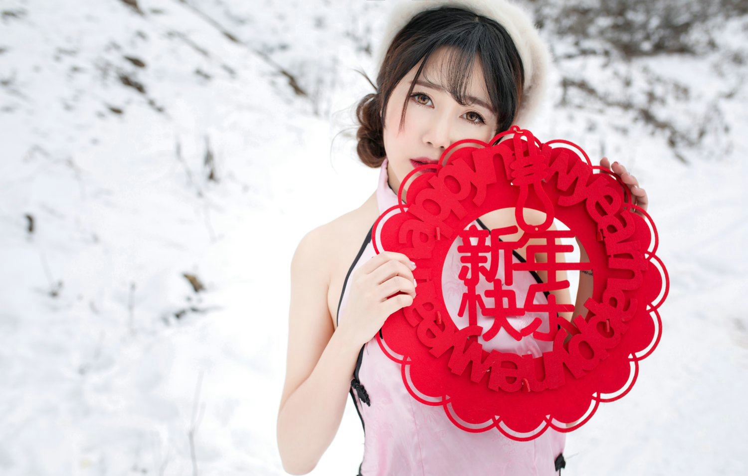 90后模特儿吴嘉宝和服与内衣诱人摄影写真