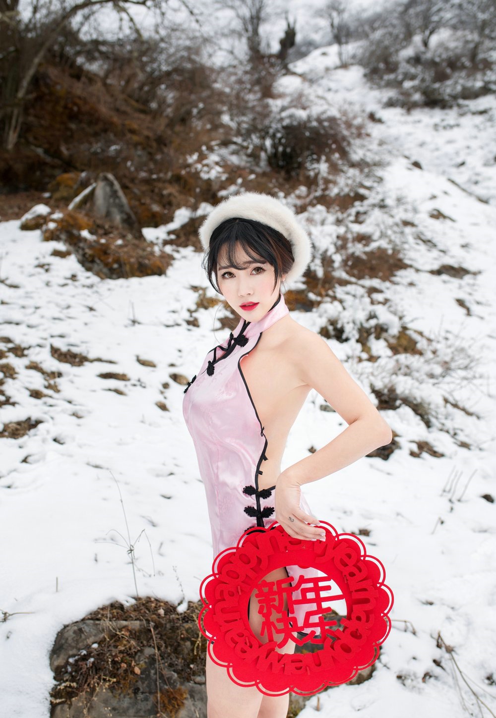 90后模特儿吴嘉宝和服与内衣诱人摄影写真