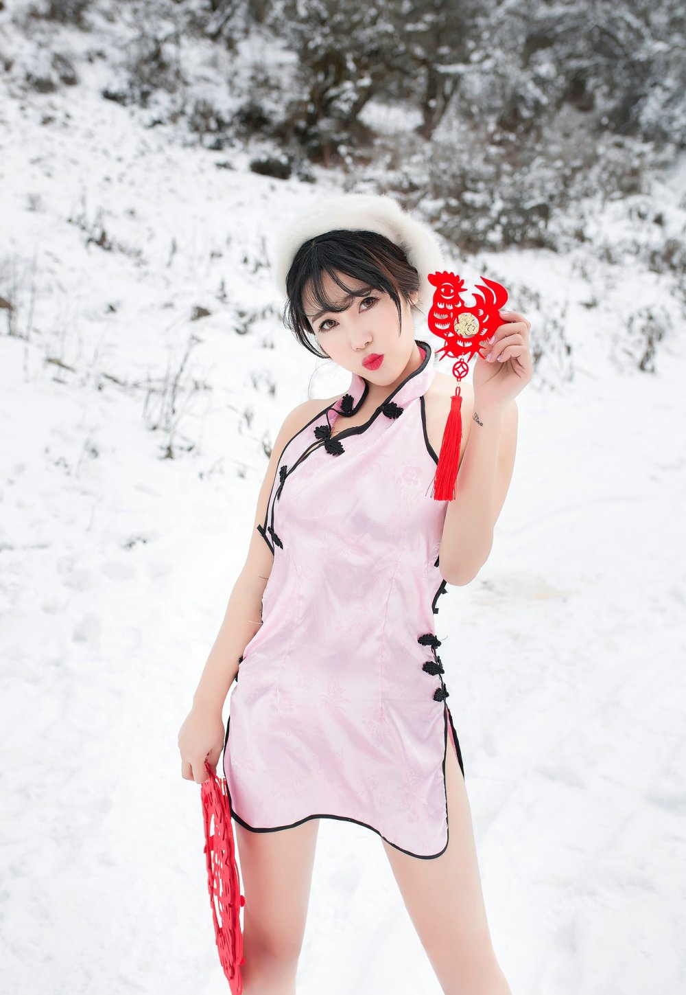 90后模特儿吴嘉宝和服与内衣诱人摄影写真