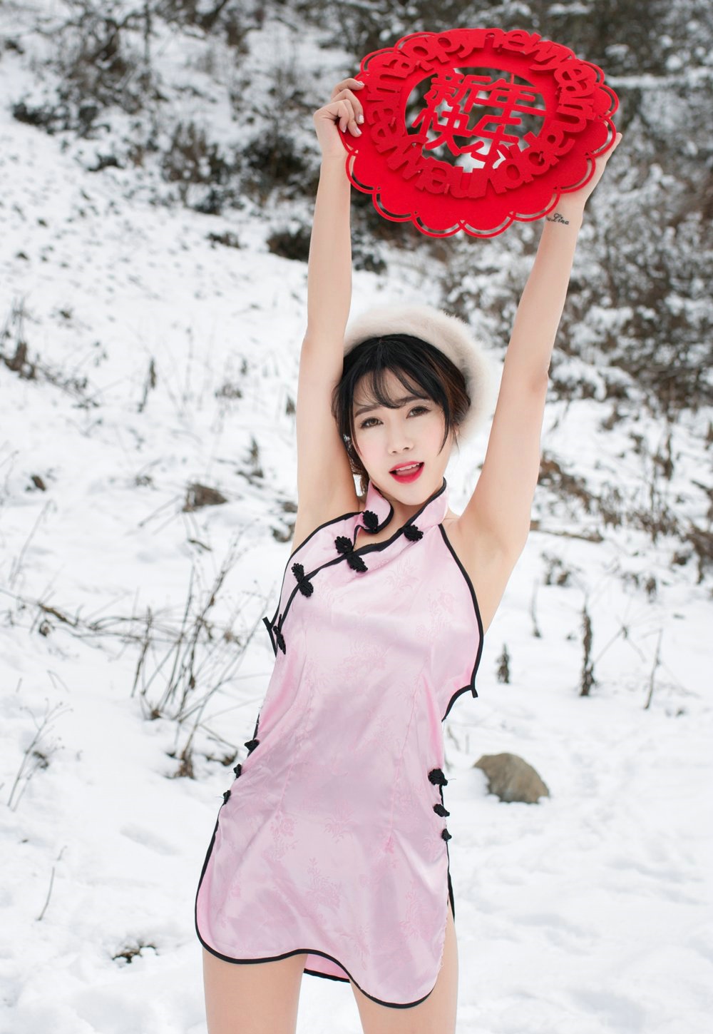 90后模特儿吴嘉宝和服与内衣诱人摄影写真