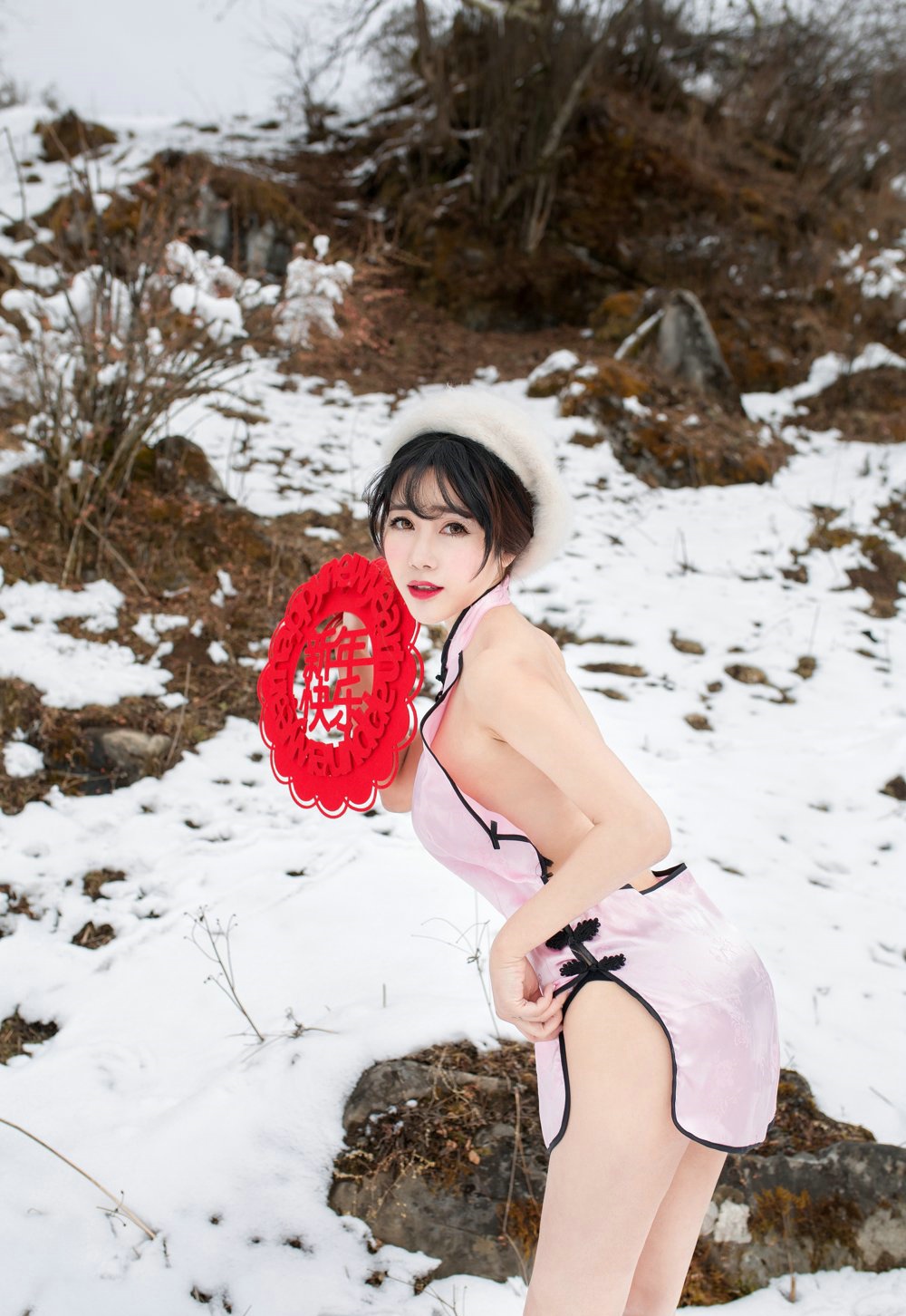 90后模特儿吴嘉宝和服与内衣诱人摄影写真