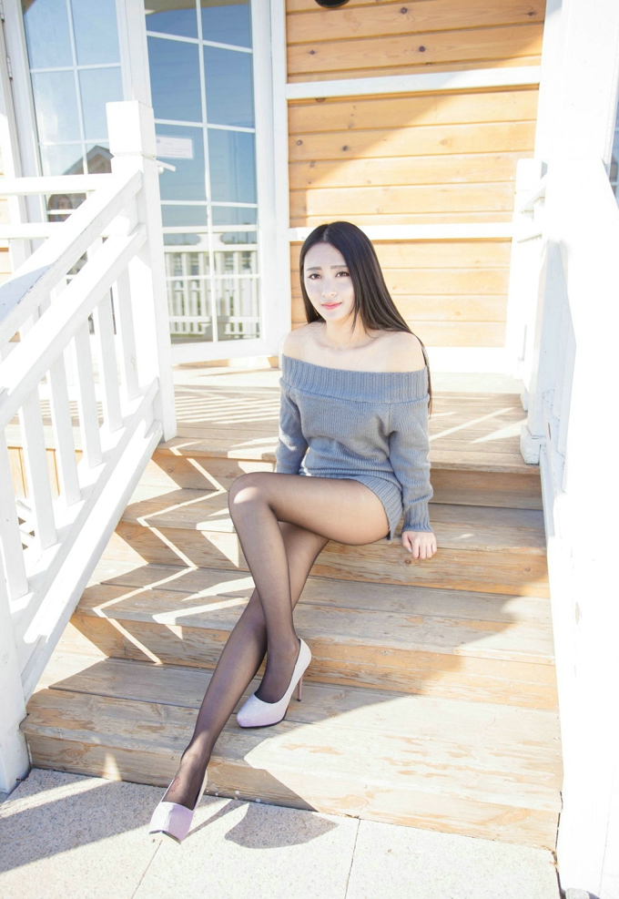 诱惑美女lucky咏丹内衣大胸美腿诱惑迷人俏丽火辣气质写真