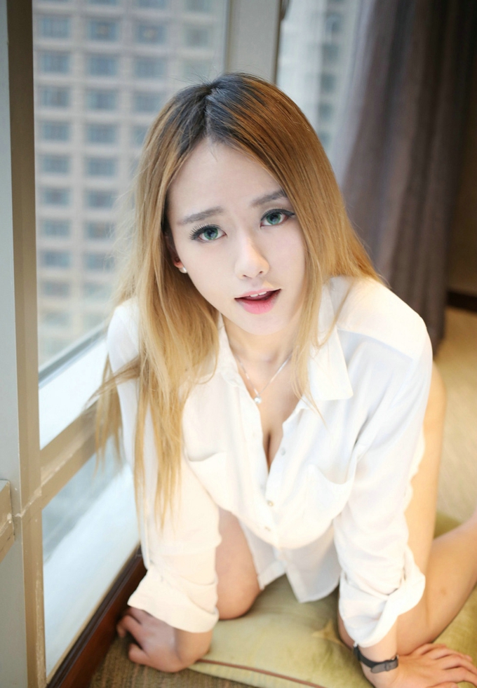嫩模Yuli黄佳丽大尺度诱人酮体豪乳美臀完美诱惑写真