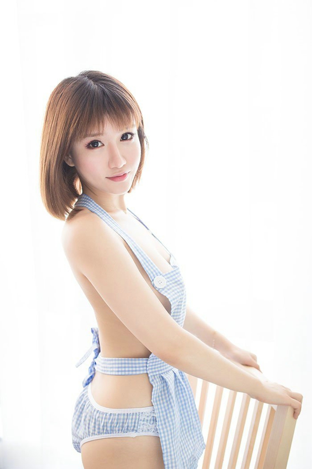 性感围裙美乳女神vivian私房极致诱惑写真